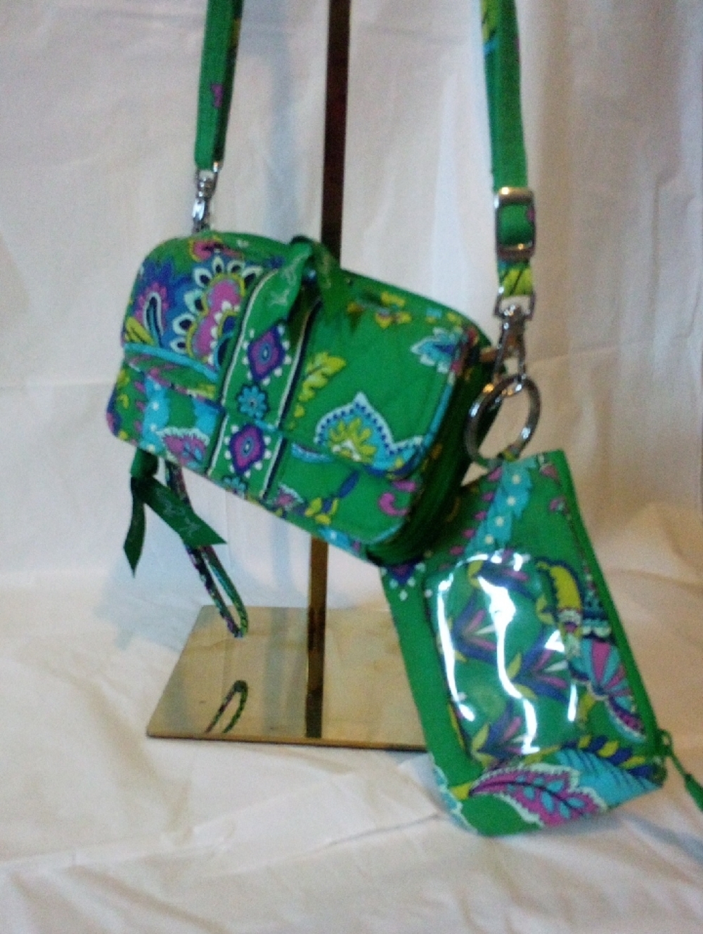 Vera Bradley Crossbody Wallet & ID case Green Paisley Blue Highlights EUC